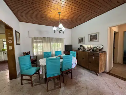Casa en Alquiler con 1 cochera