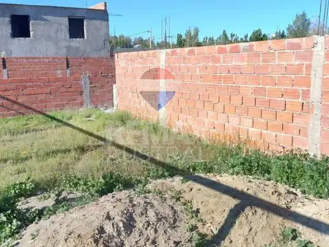 TERRENO EN LOS 3 PINOS CON PLATEA DE 100MTS2
