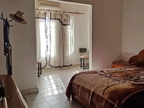 Casa en Venta con 10 cocheras