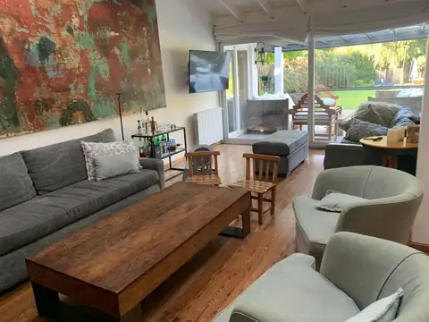 Casa en Alquiler Temporal con 2 cocheras