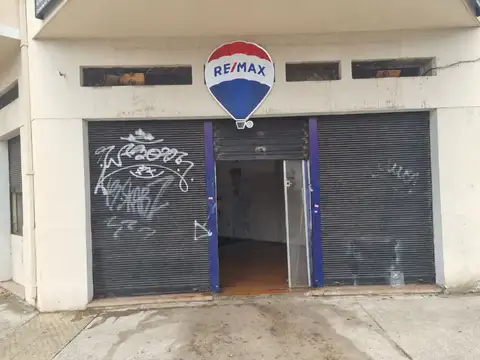 2 Locales Comerciales en Esquina | Miller y Vilela