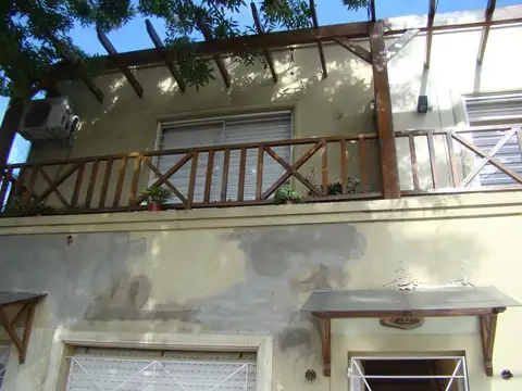 Depto Tipo Casa 2 ambientes con 1 baño