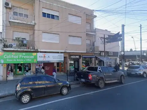Venta - Local comercial - A 50 metros de Av. Alsina - Zona en crecimiento constante !!!