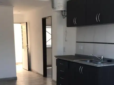 Depto Tipo Casa en Venta en Chilavert, USD 55.000