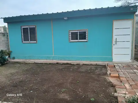 Casa 2 ambientes con 1 baño