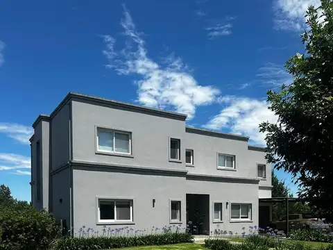 Casa en Estancias del Pilar, La Argentina