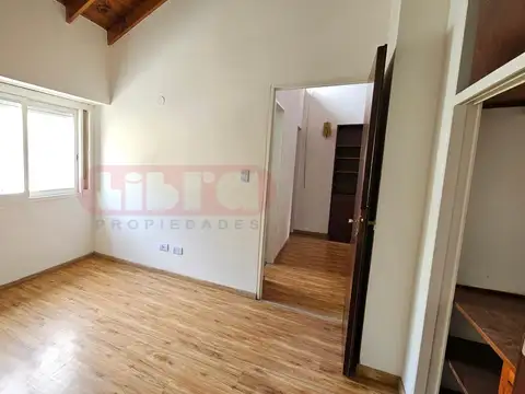 Depto Tipo Casa 4 ambientes con 2 baños