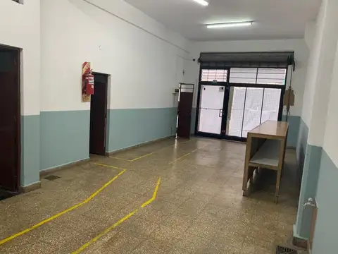 LOCAL COMERCIAL/DEPÓSITO A LA CALLE DE 50 METROS 