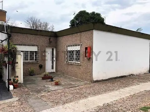 Munilla 2400, Piso 0