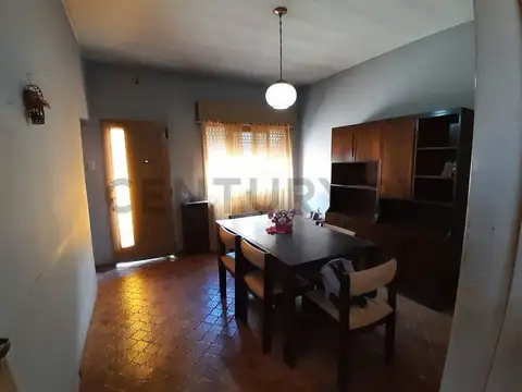 Casa en Venta en Castelar, USD 52.000