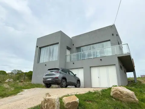 VENTA IMPORTANTE CASA ZONA LAGO DEL FUERTE TANDIL