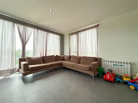 Casa 6 ambientes con 3 baños