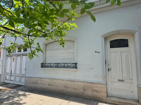 Se vende casa céntrica 