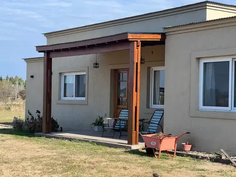 Casa 5 ambientes con 3 baños