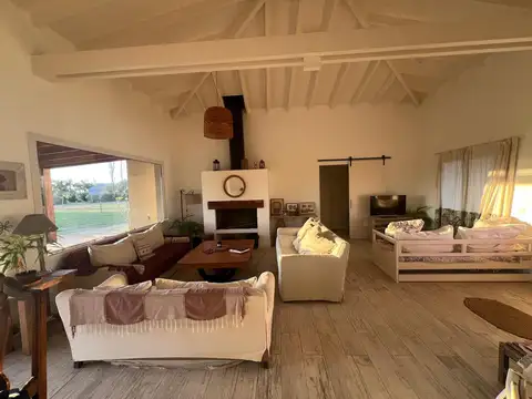 Casa en venta, 3 dormitorios en El Aduar, oportunidad