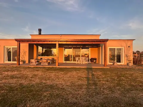 Casa en venta, 3 dormitorios en El Aduar, oportunidad