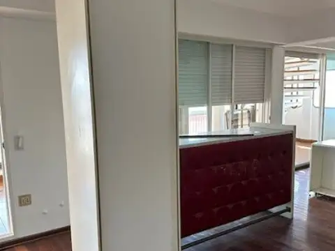 Depto Tipo Casa en Venta en Centro, USD 300.000