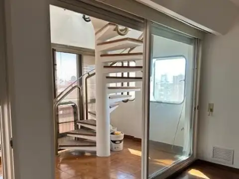 Depto Tipo Casa 9 ambientes con 2 baños