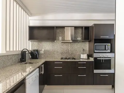Departamento en Alquiler con 1 cocheras