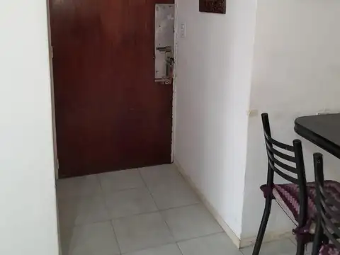 LUMINOSO MONOAMBIENTE CON BALCON PISO ALTO