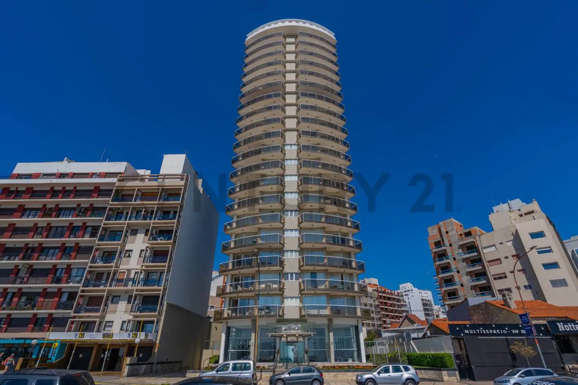 Depto 4 amb, 122m² con vista al mar y 2 cocheras — La Perla Sur