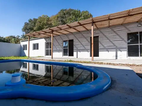 Casa con pileta en venta La Plata