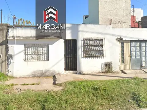 Casa 4 Amb c/ Cochera + Local al frente - SE TOMAN VALORES -