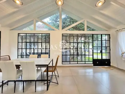 Casa en Venta con 1 cochera