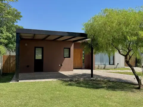 Casa en Venta en Pilar del Este - Santa Elena, USD 165.000