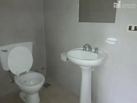 Casa en Alquiler con 1 cochera