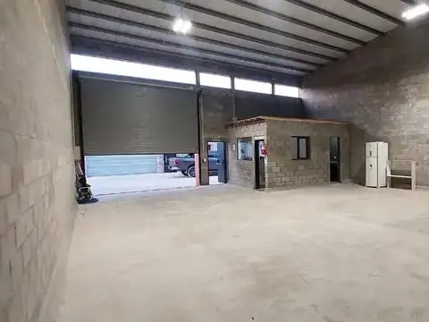 Alquiler de Depósito 150m² en Zelaya, Pilar
