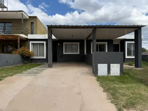 Duplex en venta en barrio norte con quincho y asador