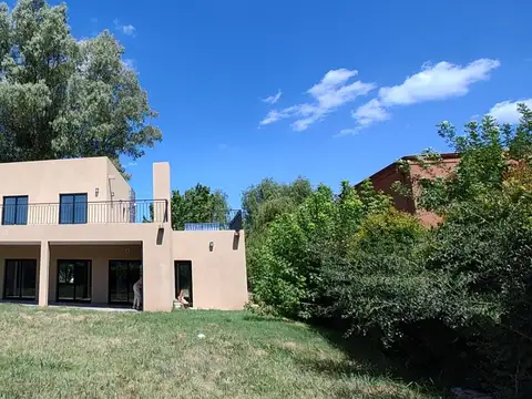 Casa en Venta en Haras Santa Maria - Los Eucaliptus, USD 260.000