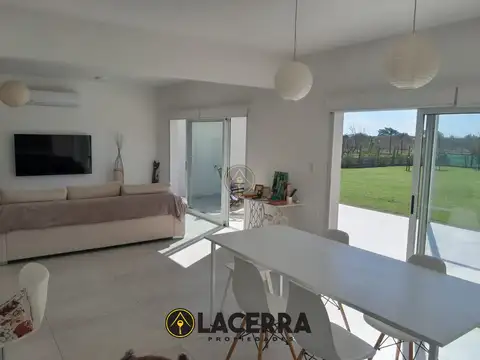 Casa 3 ambientes con 2 baños