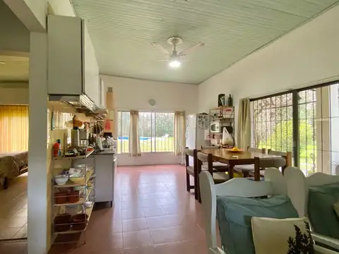 Casa en Venta con 3 cocheras