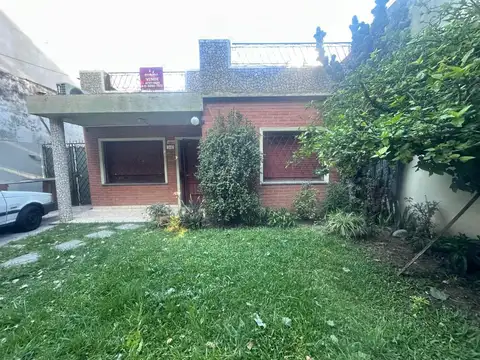Casa Chalet  en Venta en Caseros, Tres de Febrero, G.B.A. Zona Oeste