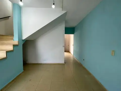Depto Tipo Casa en Alquiler de 3 ambientes