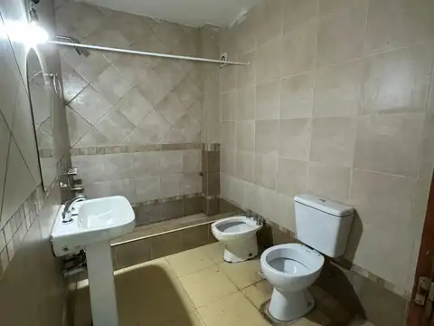 Depto Tipo Casa en Alquiler con 1 cocheras
