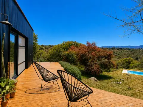 Casa 4 ambientes con 2 baños
