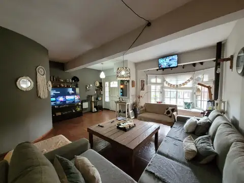 Depto Tipo Casa en Venta de 5 ambientes