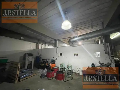 Galpón Industrial 2 Plantas 1.100 m² c/ Oficinas y Vestuarios - San Justo