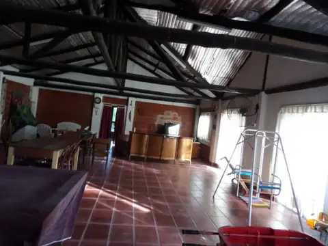 Casa en Alquiler con 10 cocheras