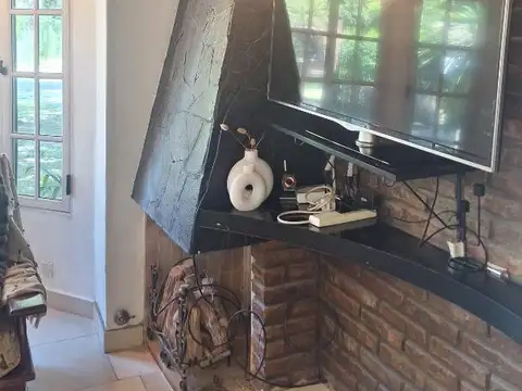 Casa en Alquiler con 3 cocheras