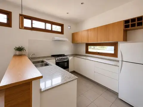 Casa en Alquiler en El Nacional Club De Campo, USD 1.000