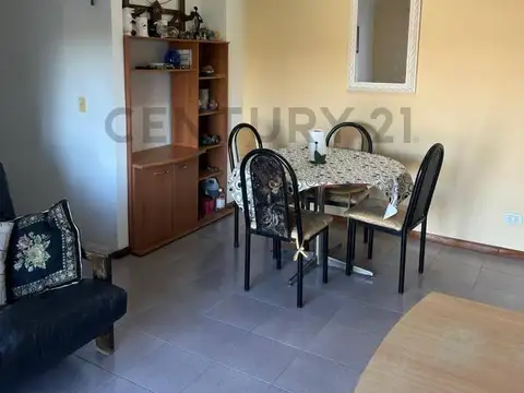 Chile 1400, Piso 5