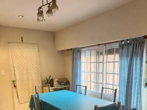Casa en Venta con 4 cocheras