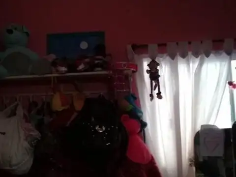 Casa 11 ambientes con 2 baños