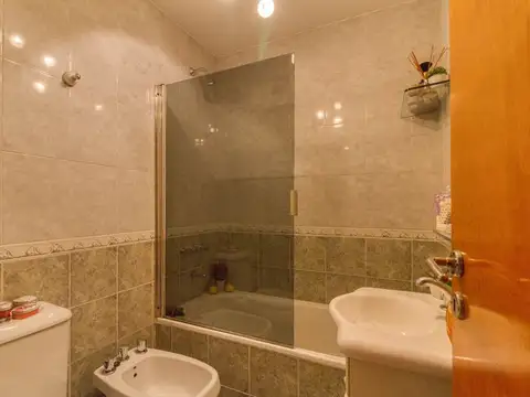 Departamento 4 ambientes con 2 baños