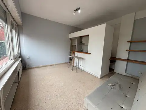 Venta Departamento 2 ambientes a la Calle con Cochera. Zona Perla Norte