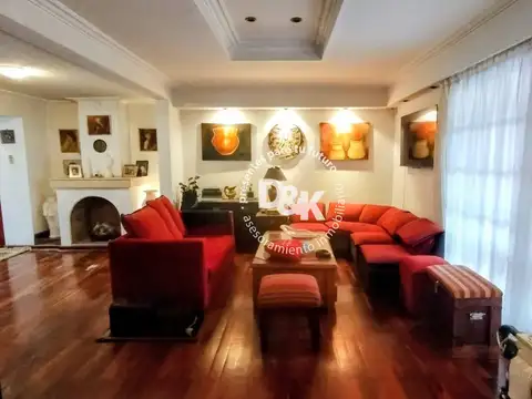 Casa 6 ambientes con 2 baños